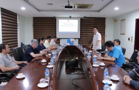 Công đoàn Tổng công ty Thép Việt Nam- CTCP tặng quà hỗ trợ Công đoàn Thép Việt -Sing nhân Tháng Công nhân